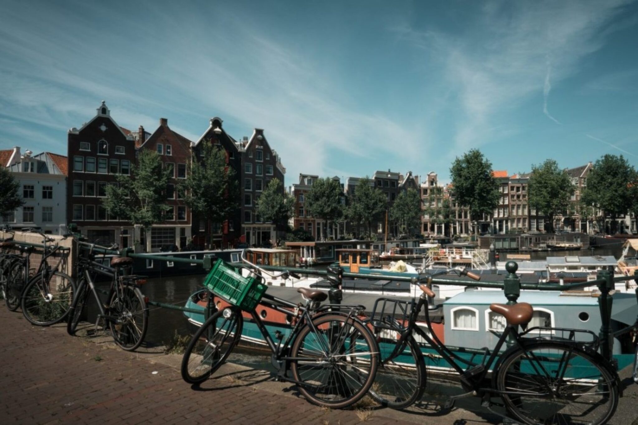 Co vidět a navštívit v Amsterdamu? Město historie a nočního života