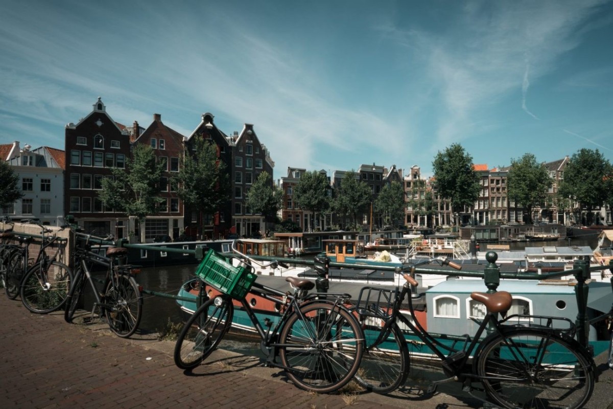Co vidět a navštívit v Amsterdamu? Město historie a nočního života