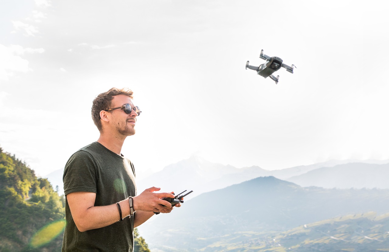 Pravidla pro létání s drony od 2021 a vše o registraci