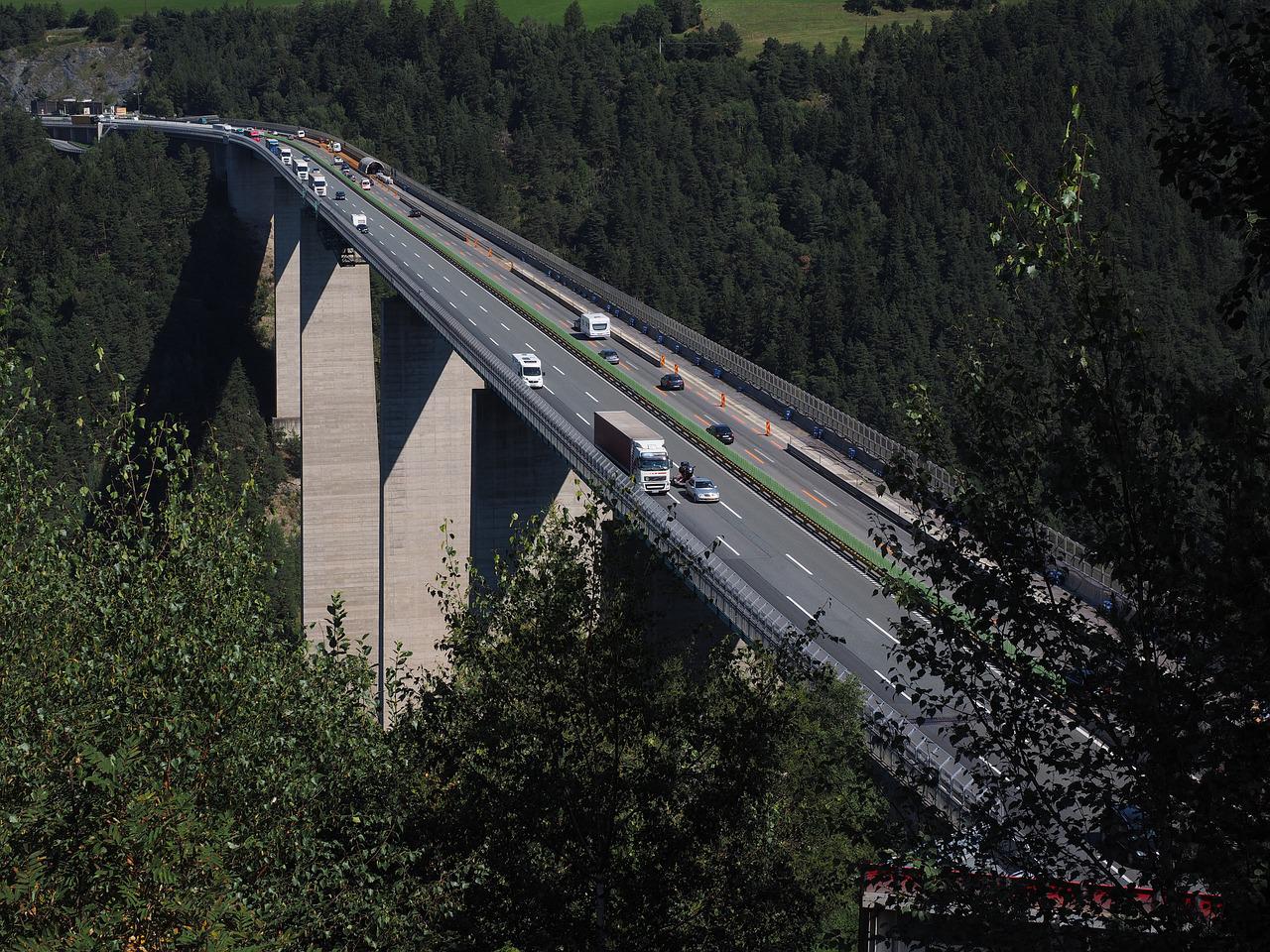 Německo – dálniční známka a mýtné. Musíte platit při cestě autem v roce 2022?