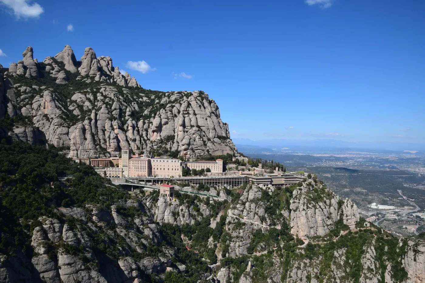 Klášter Montserrat – jedno z nejznámějších poutních míst ve Španělsku