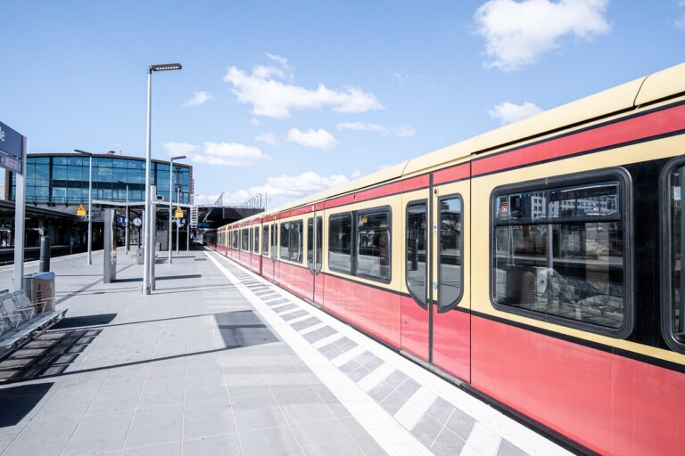 Jaký je rozdíl mezi S-Bahnem a U-Bahnem