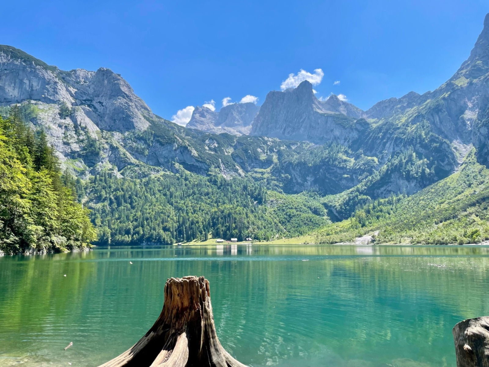 Jezero Gosausee: Alpský klenot s dechberoucím výhledem na Dachstein