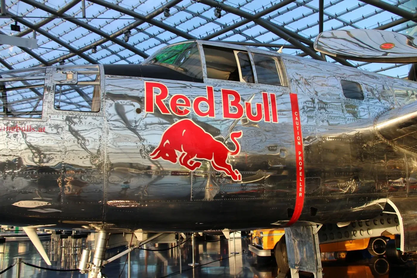 The Red Bull Hangar-7 – muzeum letectví v Salzburgu