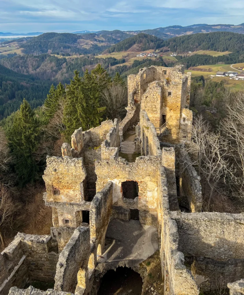 Zřícenina hradu Prandegg: Historické srdce Horního Rakouska - Objev Svět