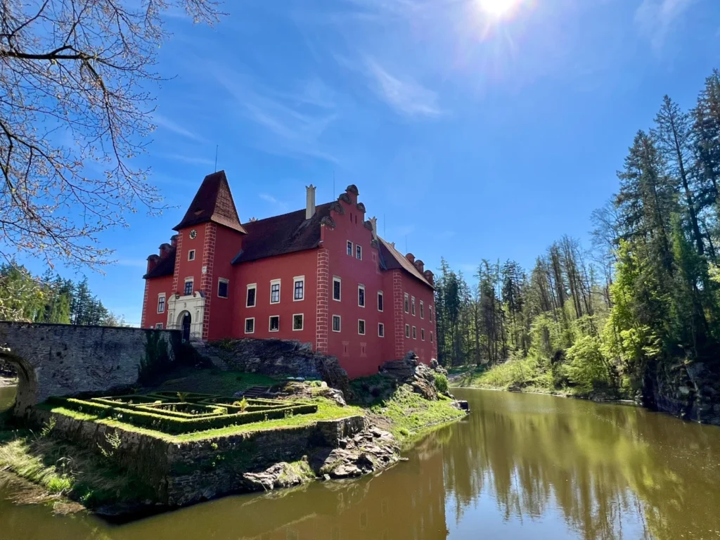 Zámek Červená Lhota: Pohádkový klenot jižních Čech