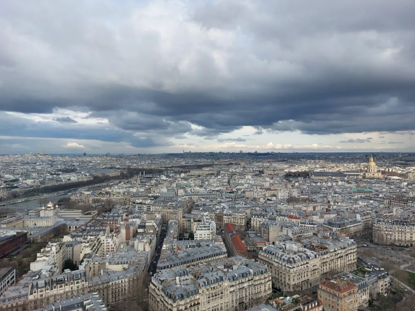 Je Paříž bezpečná pro turisty? Vše, co potřebujete vědět před cestou
