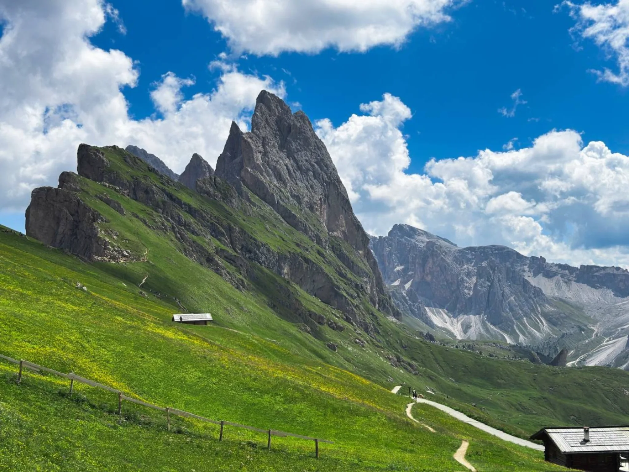 Seceda v Dolomitech: Jak se sem dostat a co nahoře nevynechat
