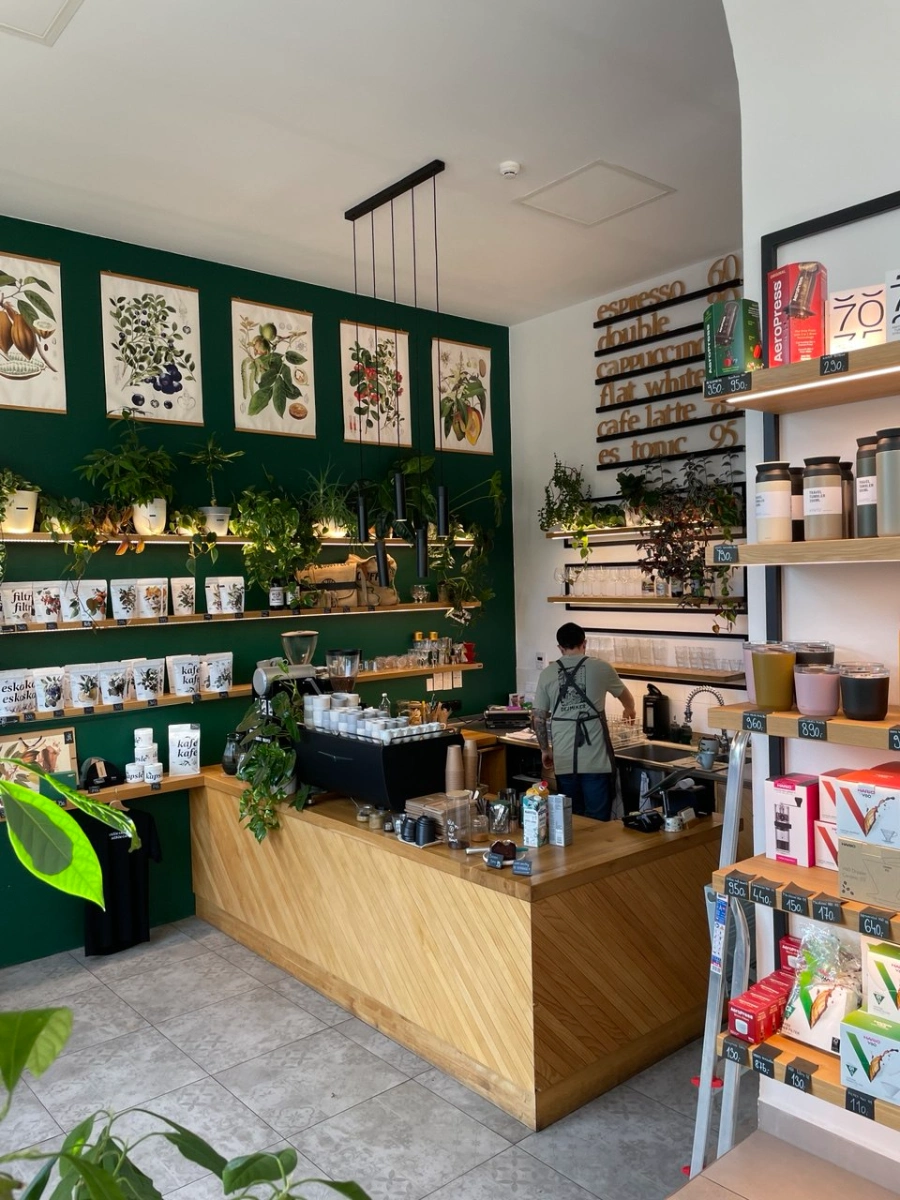 Nejlepší kavárny v Českých Budějovicích: 6 míst, kam se vrátíte na kávu i snídani