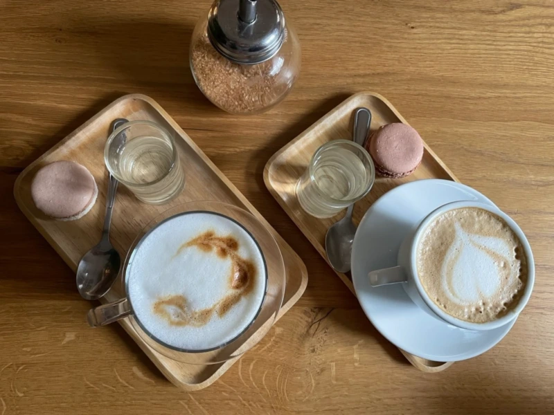 Nejlepší kavárny v Českých Budějovicích: 6 míst, kam se vrátíte na kávu i snídani