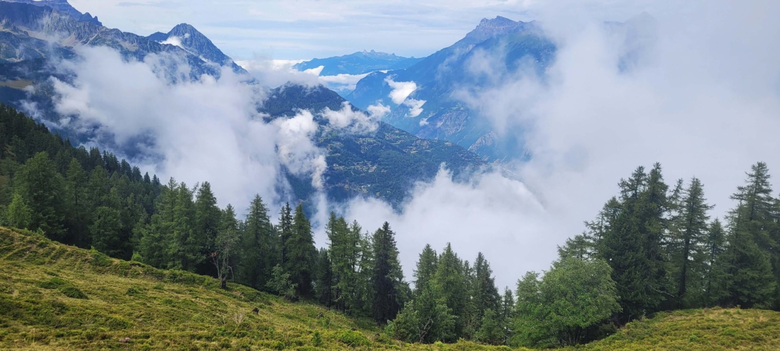 Tour du Mont Blanc (TMB) - horský trek kolem nejvyšší hory Alp