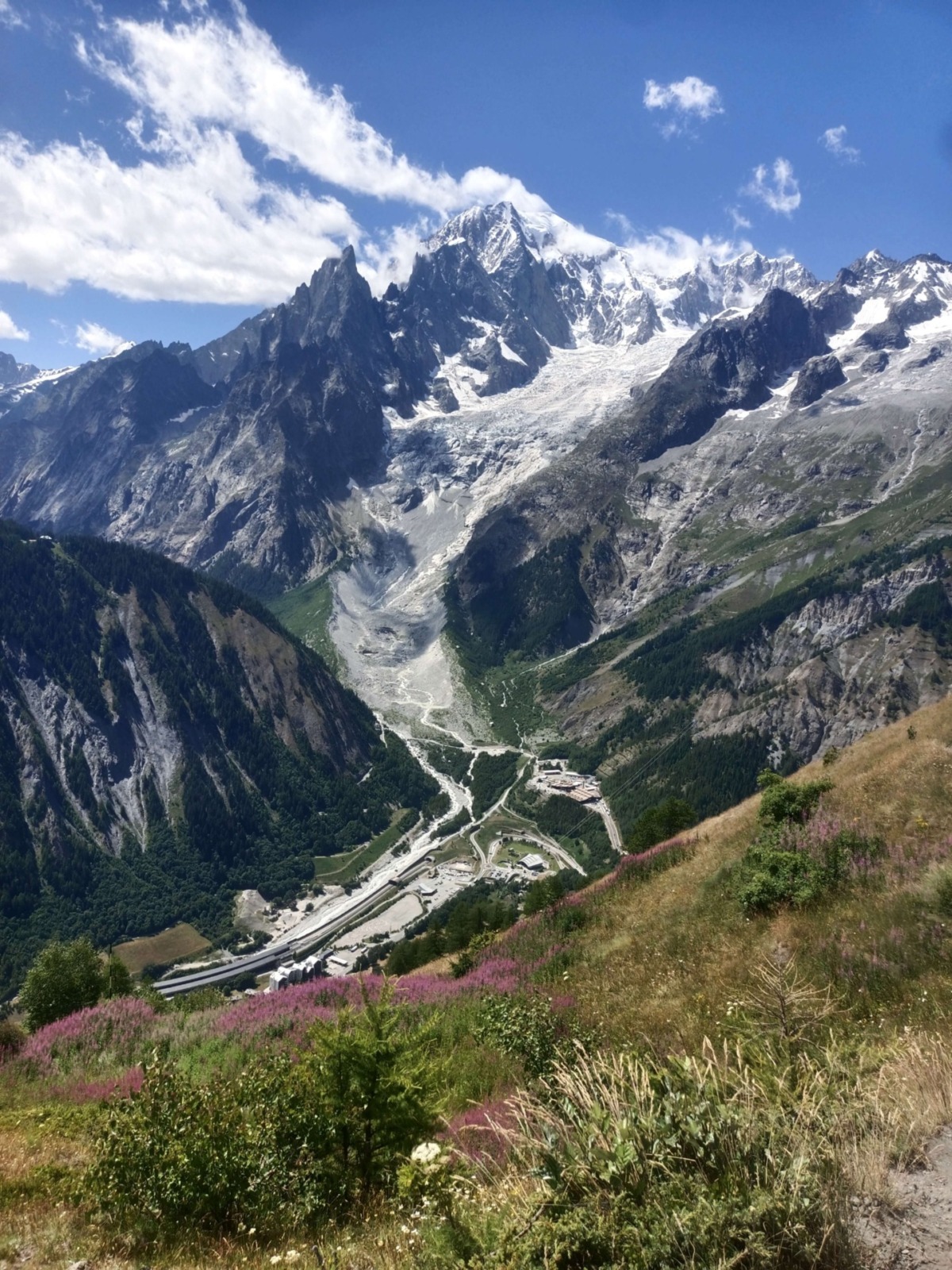 Tour du Mont Blanc (TMB) - horský trek kolem nejvyšší hory Alp